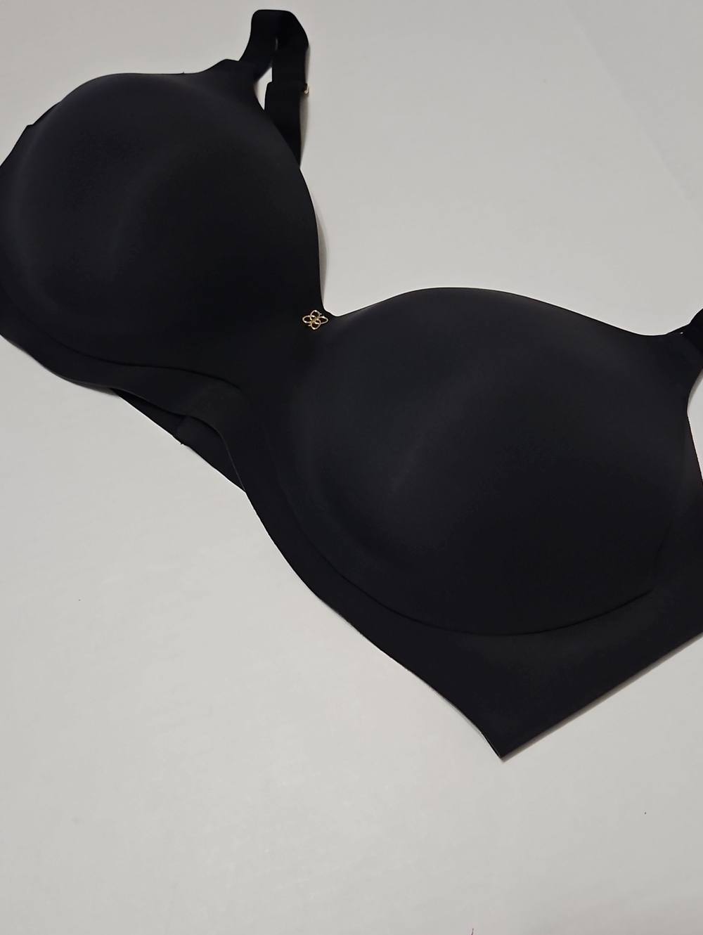 Honeylove Black Seamless Molded Bra with Gold Accent Size 40D